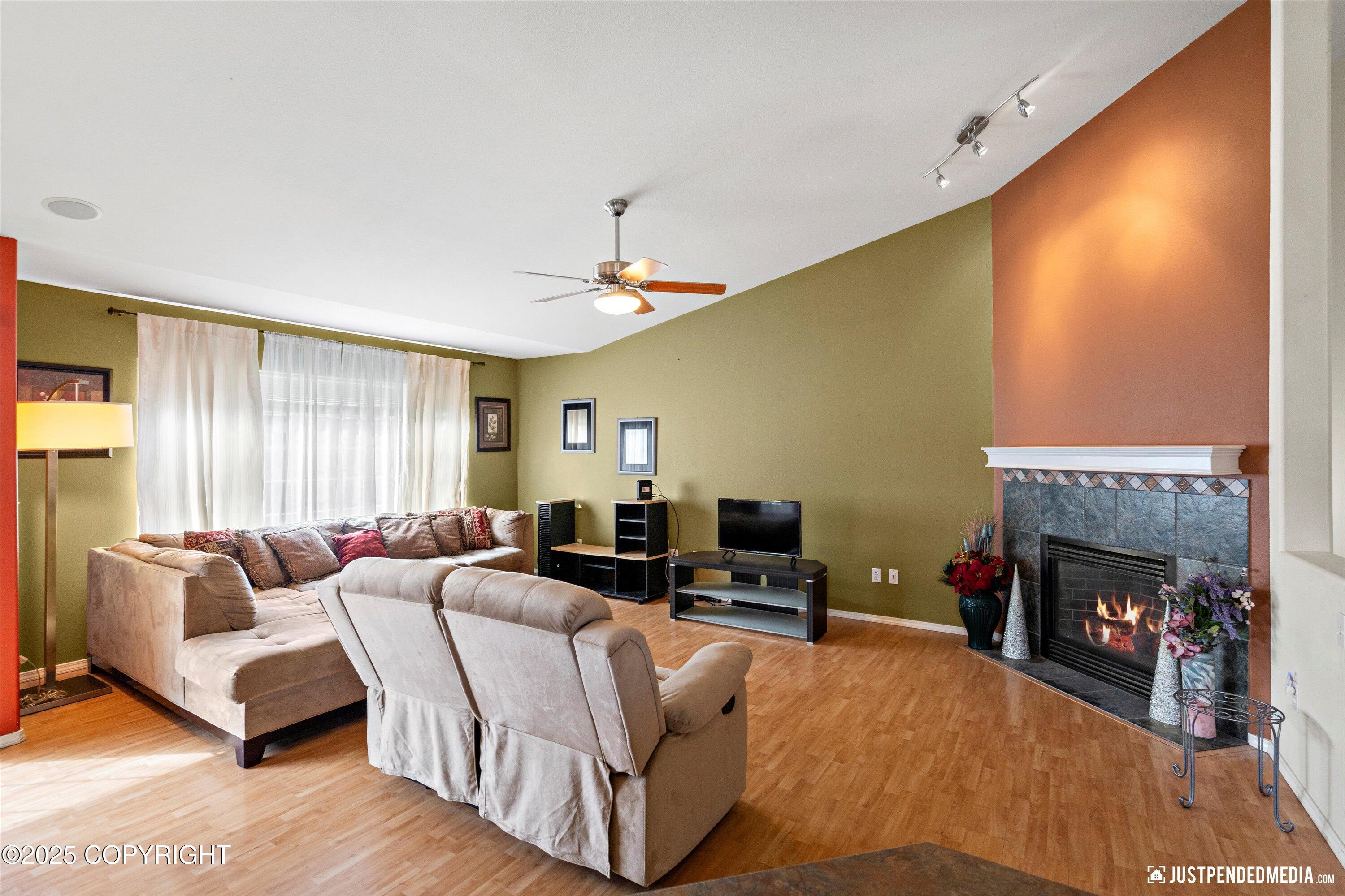 5806 Sapphire Loop, Anchorage, Alaska image 5