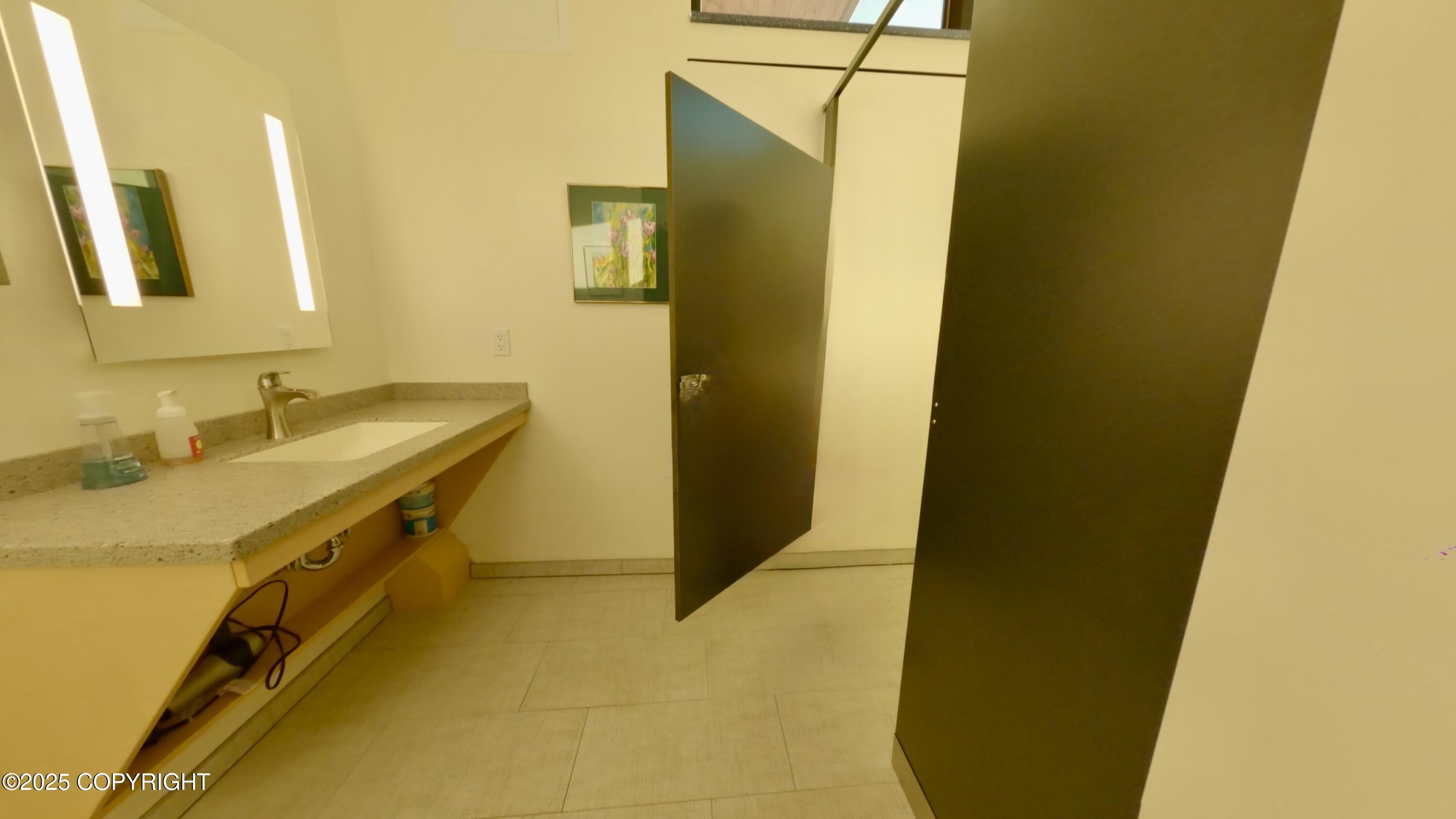 Homer, Alaska 99603, United States, ,Commercial,Pending,231761