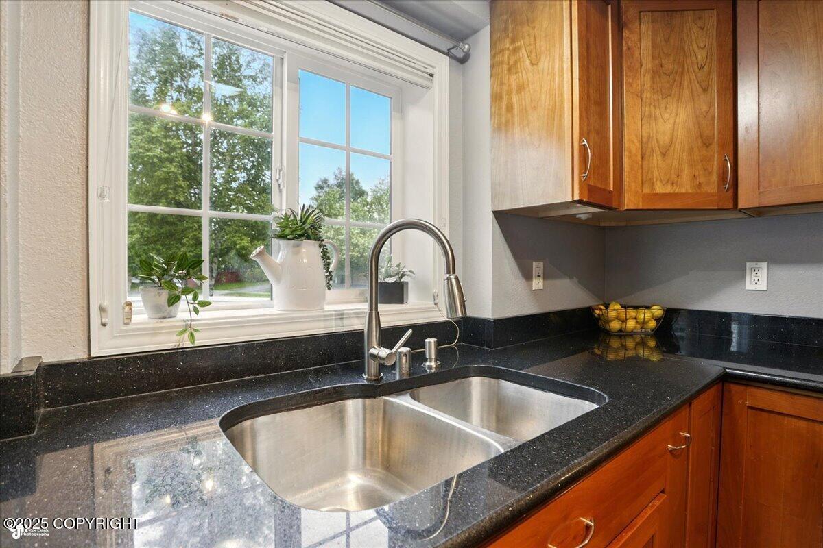 2350 Ariel Circle, Anchorage, Alaska image 9