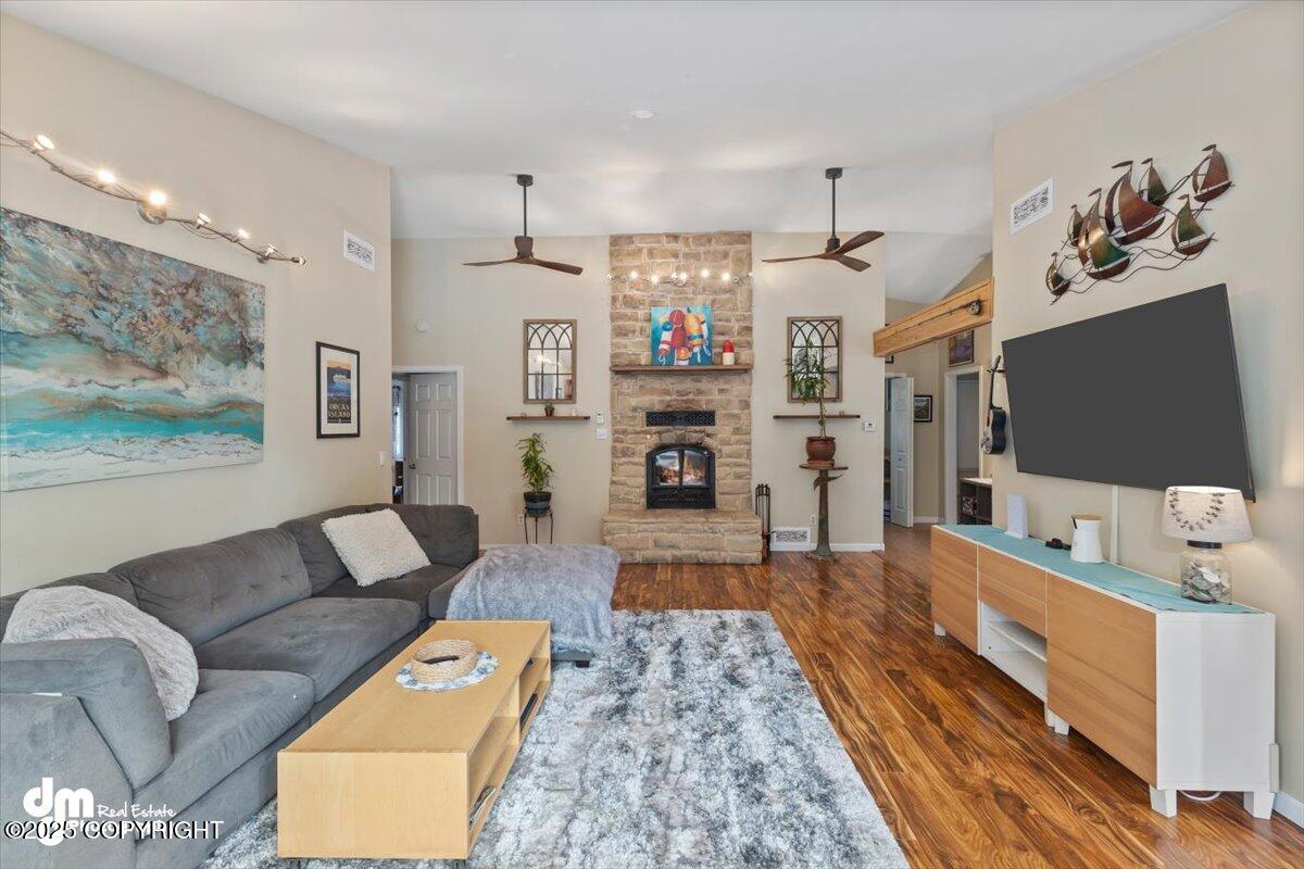 610 Whispering Mdws Avenue, Homer, Alaska image 12