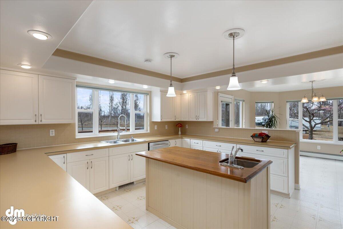 432 Stagecoach Dr, Sagle, Alaska image 22