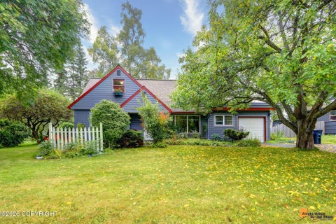 Photo of 2207 Turnagain Parkway, Anchorage, AK 99517 (MLS # 26-12275)