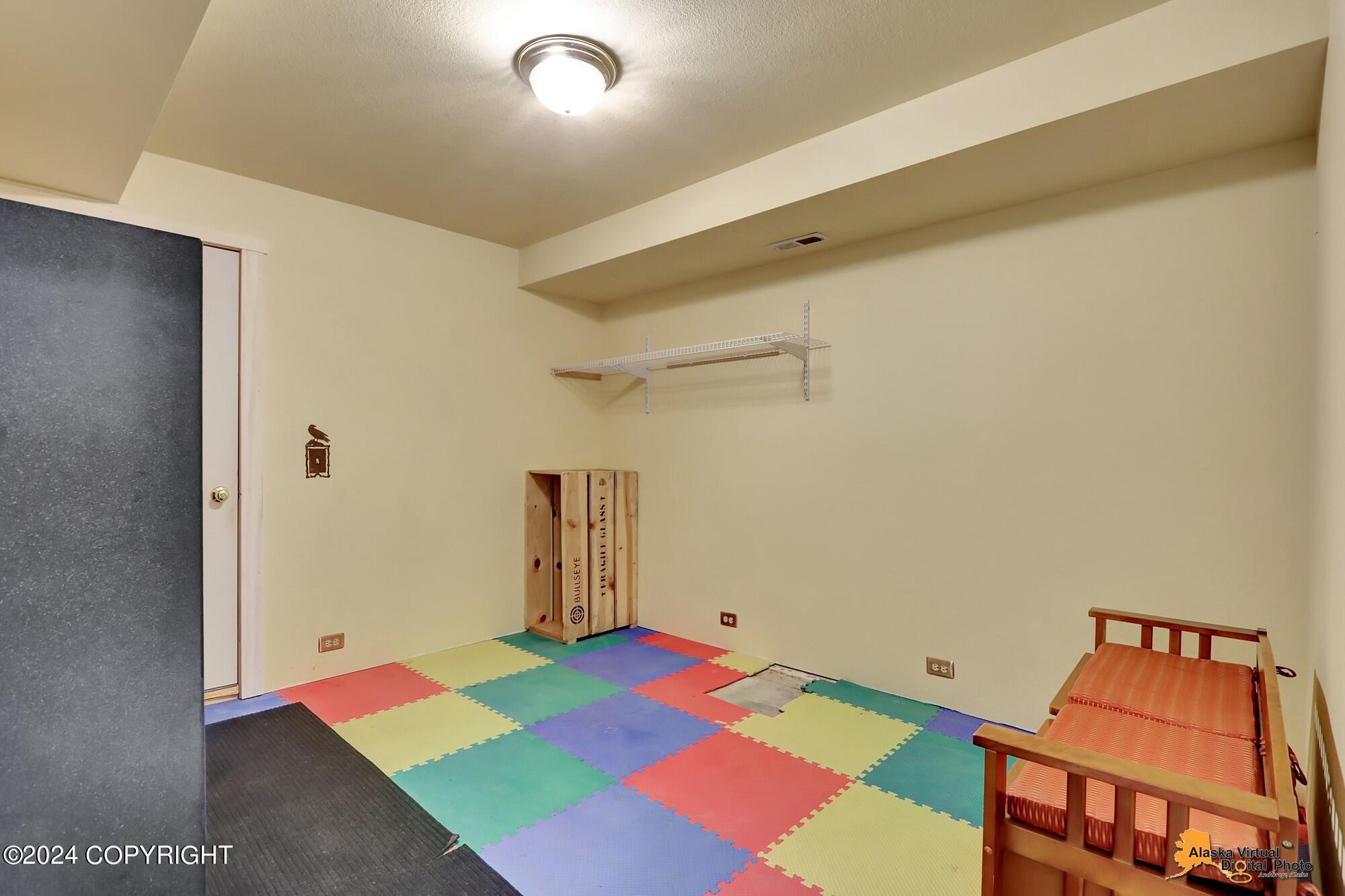 Anchorage, Alaska 99516, United States, 3 Bedrooms Bedrooms, ,3 BathroomsBathrooms,Residential,Pending,45360