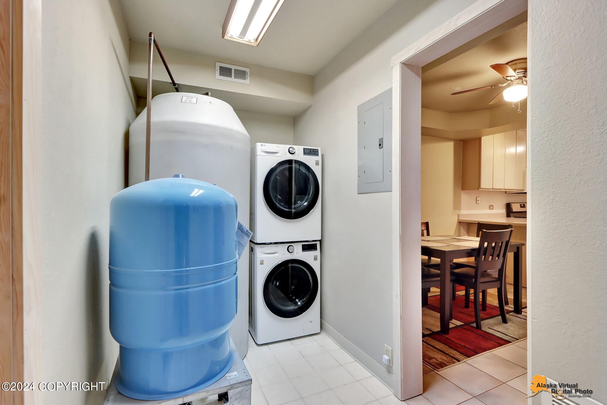 Anchorage, Alaska 99516, United States, 3 Bedrooms Bedrooms, ,3 BathroomsBathrooms,Residential,Pending,45360