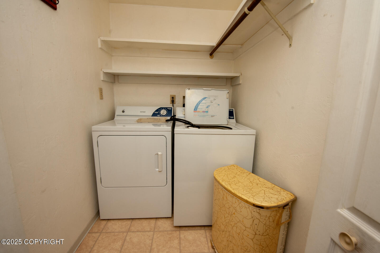 Haines, Alaska 99827, United States, 3 Bedrooms Bedrooms, ,4 BathroomsBathrooms,Residential,Active,194151