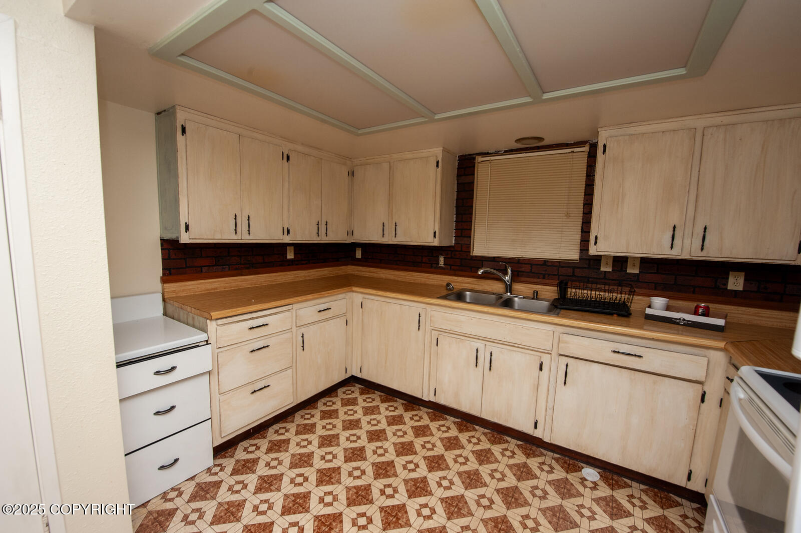 Haines, Alaska 99827, United States, 3 Bedrooms Bedrooms, ,4 BathroomsBathrooms,Residential,Active,194151