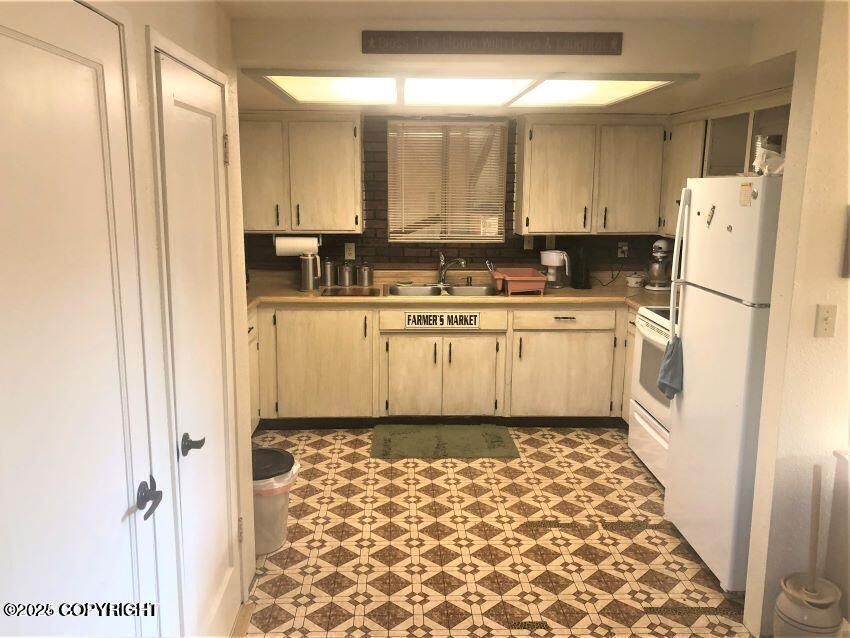 Haines, Alaska 99827, United States, 3 Bedrooms Bedrooms, ,4 BathroomsBathrooms,Residential,Active,194151