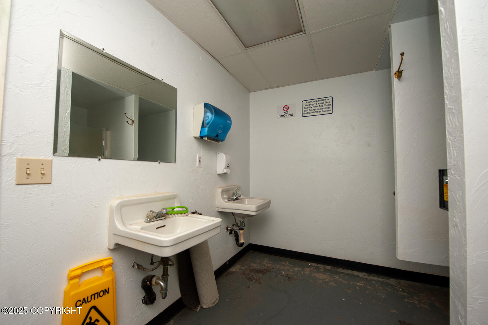 Haines, Alaska 99827, United States, 3 Bedrooms Bedrooms, ,4 BathroomsBathrooms,Residential,Active,194151