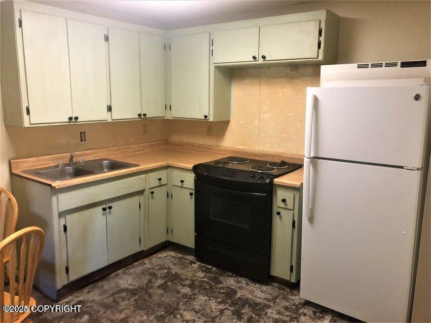 Haines, Alaska 99827, United States, 3 Bedrooms Bedrooms, ,4 BathroomsBathrooms,Residential,Active,194151