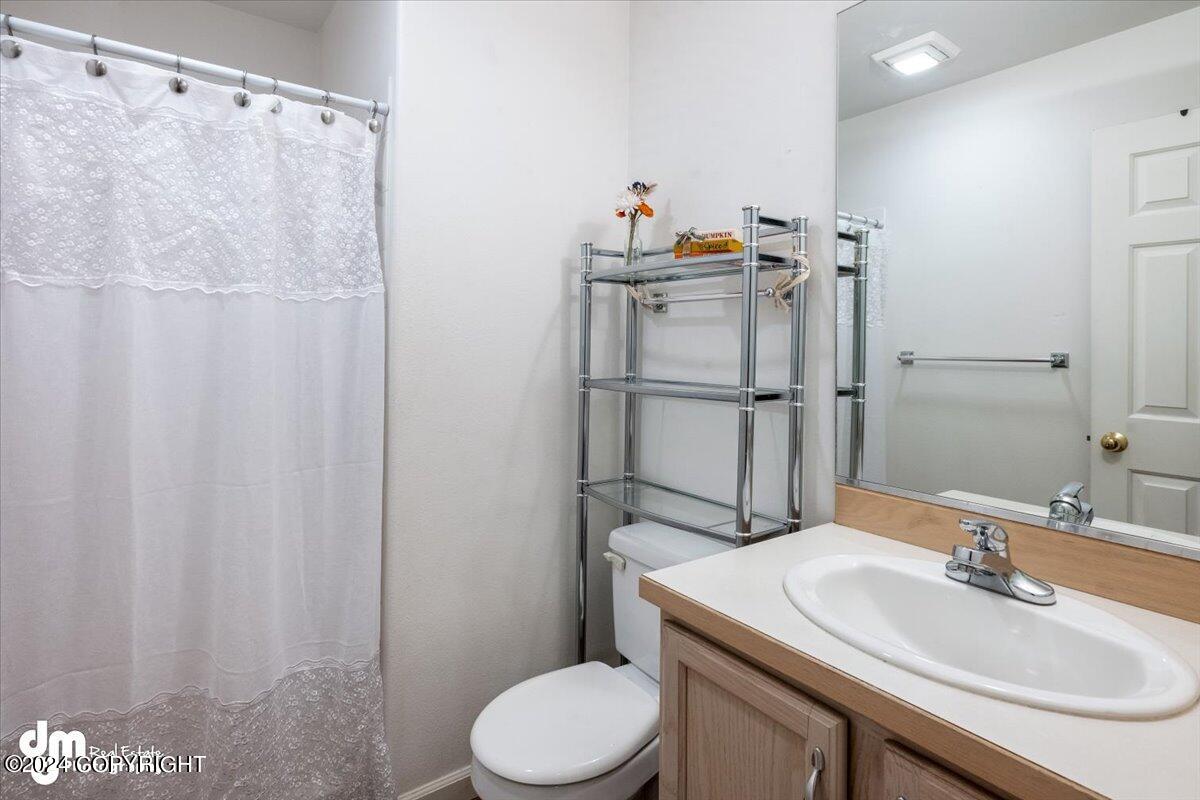 6233 Laurel Street, Anchorage, Alaska image 32