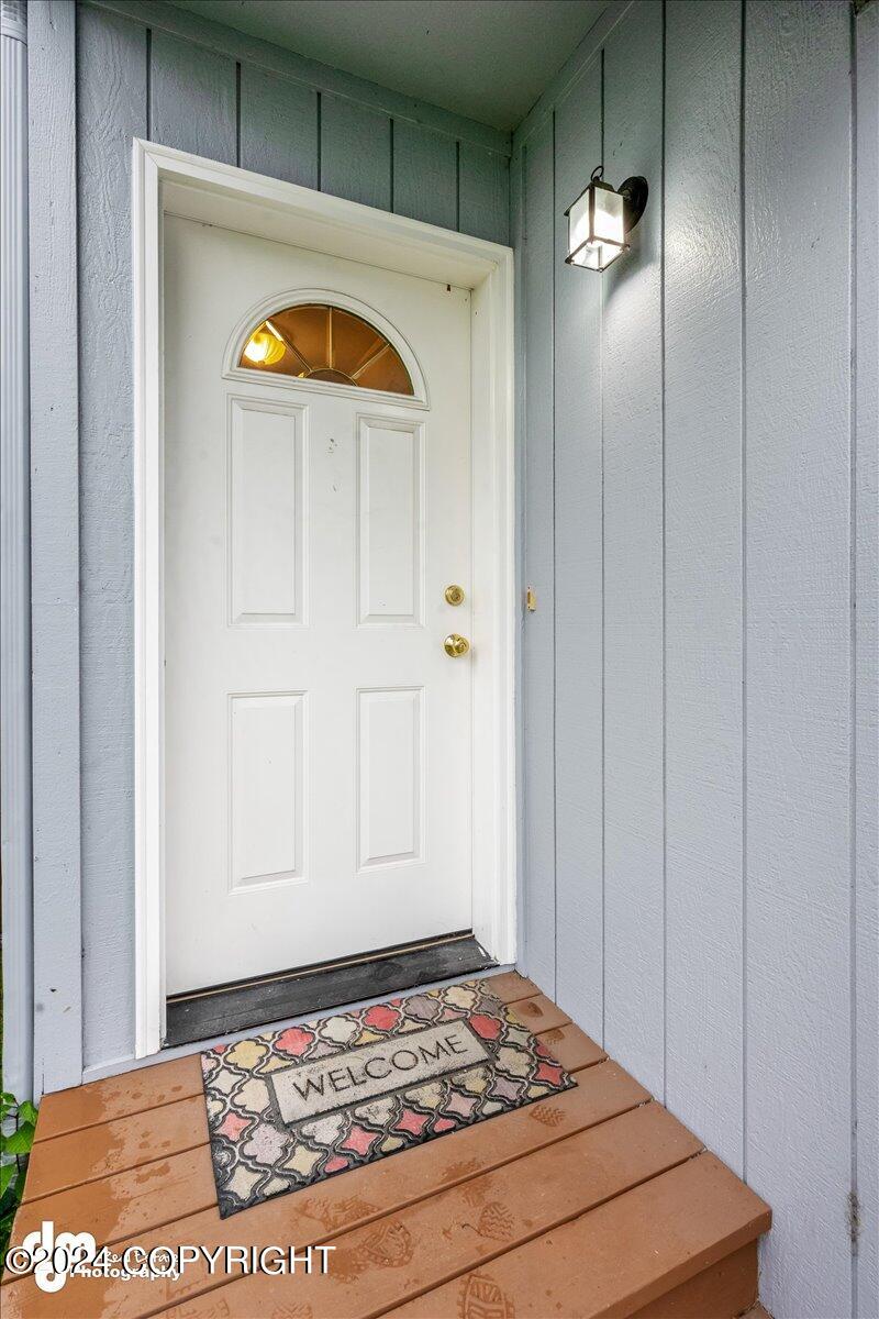 6233 Laurel Street, Anchorage, Alaska image 4