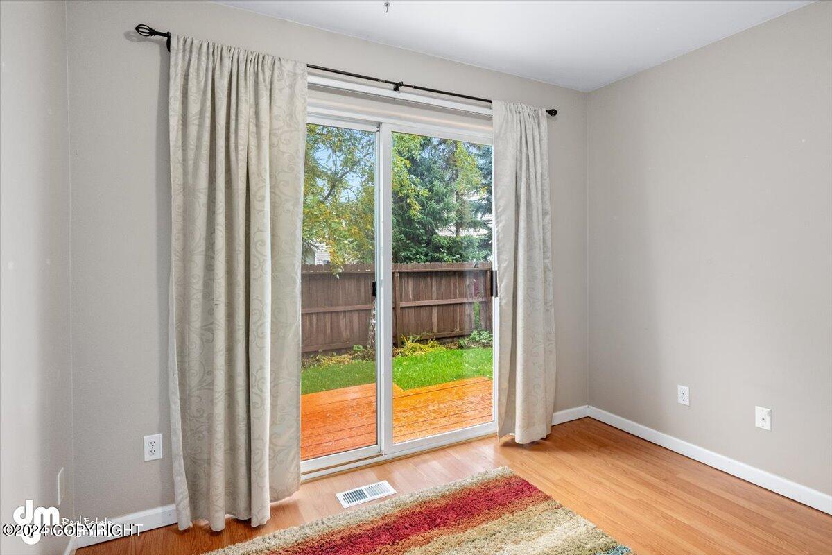 6233 Laurel Street, Anchorage, Alaska image 28