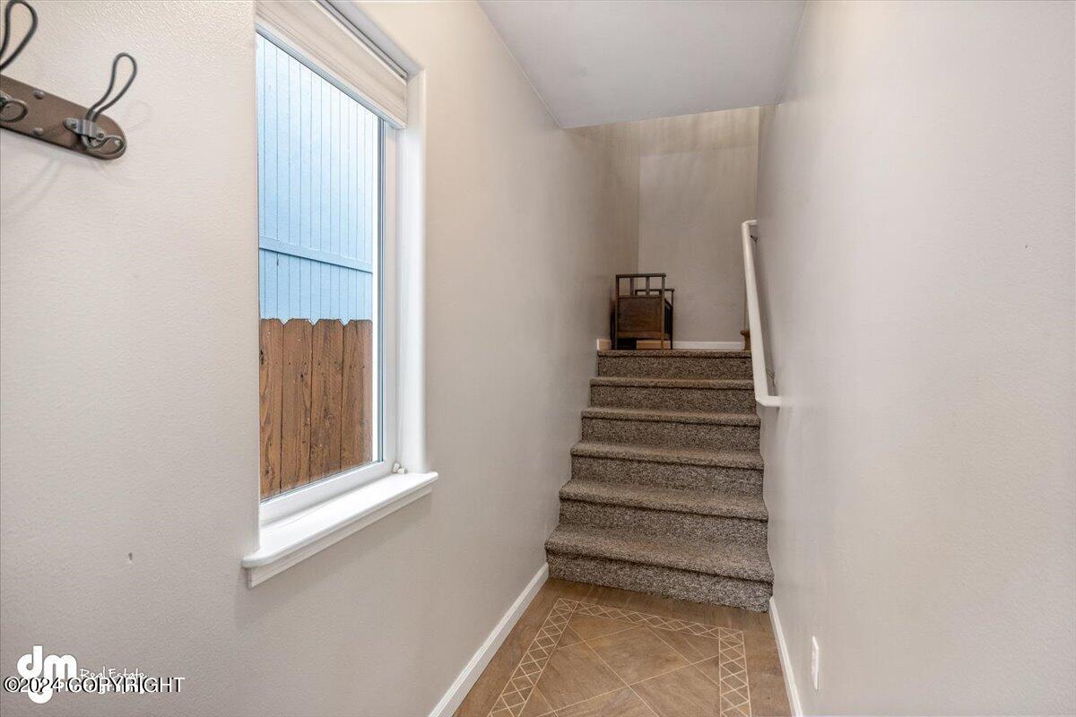 6233 Laurel Street, Anchorage, Alaska image 6