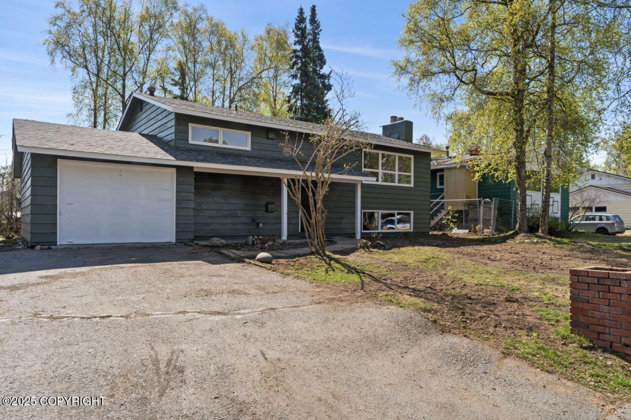 906 Lancaster Drive, Anchorage, Alaska image 4