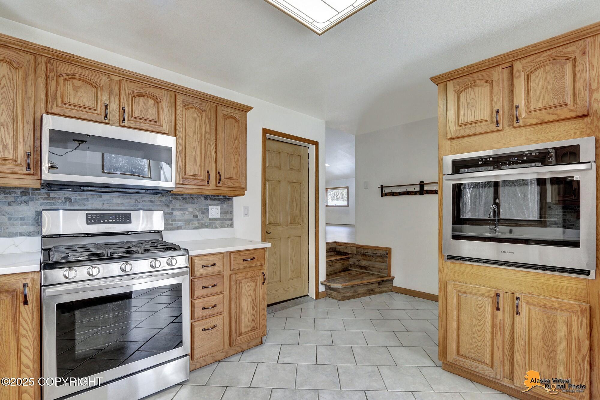 21016 River Park Drive, Eagle River, Alaska image 9
