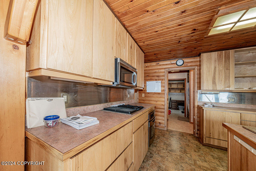 Homer, Alaska 99603, United States, 2 Bedrooms Bedrooms, ,1 BathroomBathrooms,Residential,Pending,31987