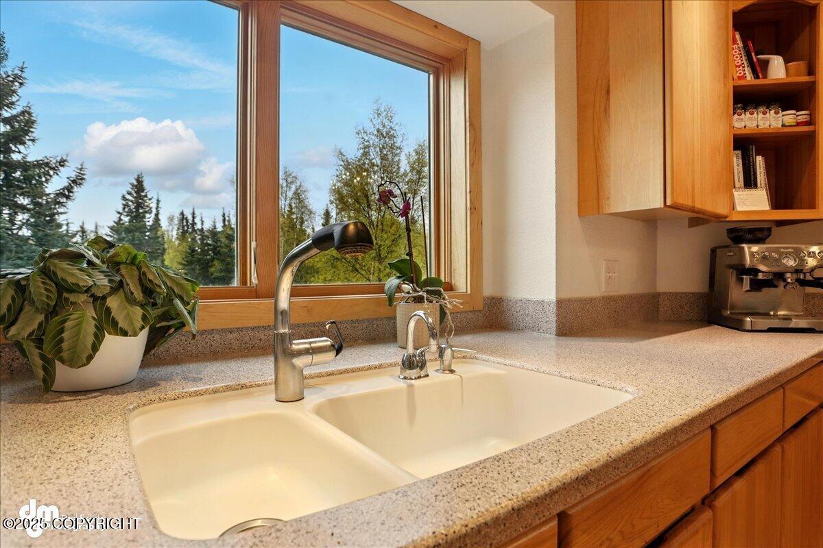 7900 Sitzmark Circle, Anchorage, Alaska image 17