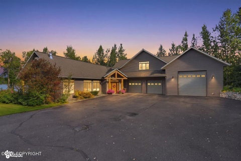 Photo of 131 E Lake View Avenue, Wasilla, AK 99654 (MLS # 26-11996)