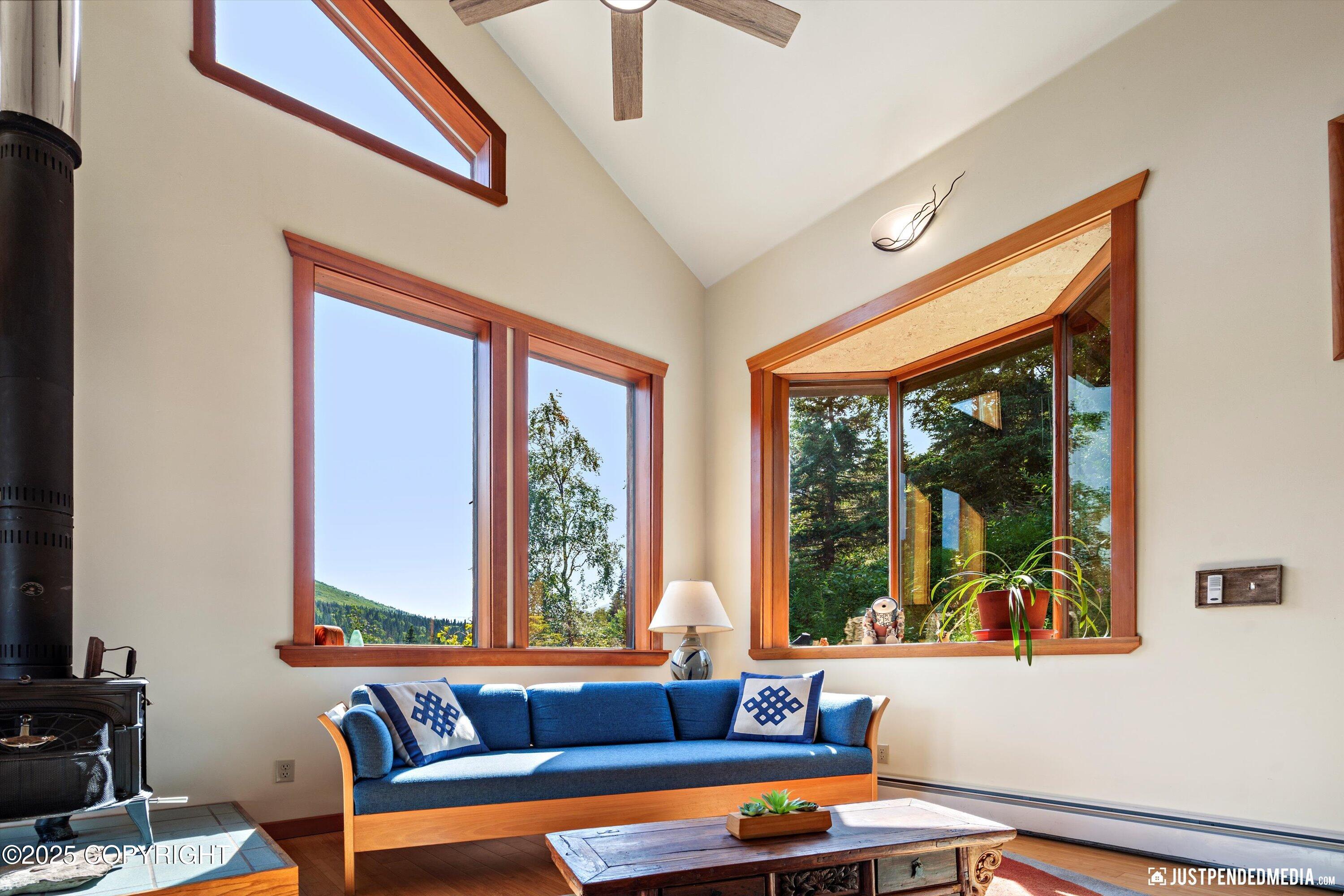 Eagle River, Alaska 99577, United States, 2 Bedrooms Bedrooms, ,1 BathroomBathrooms,Residential,Pending,186933