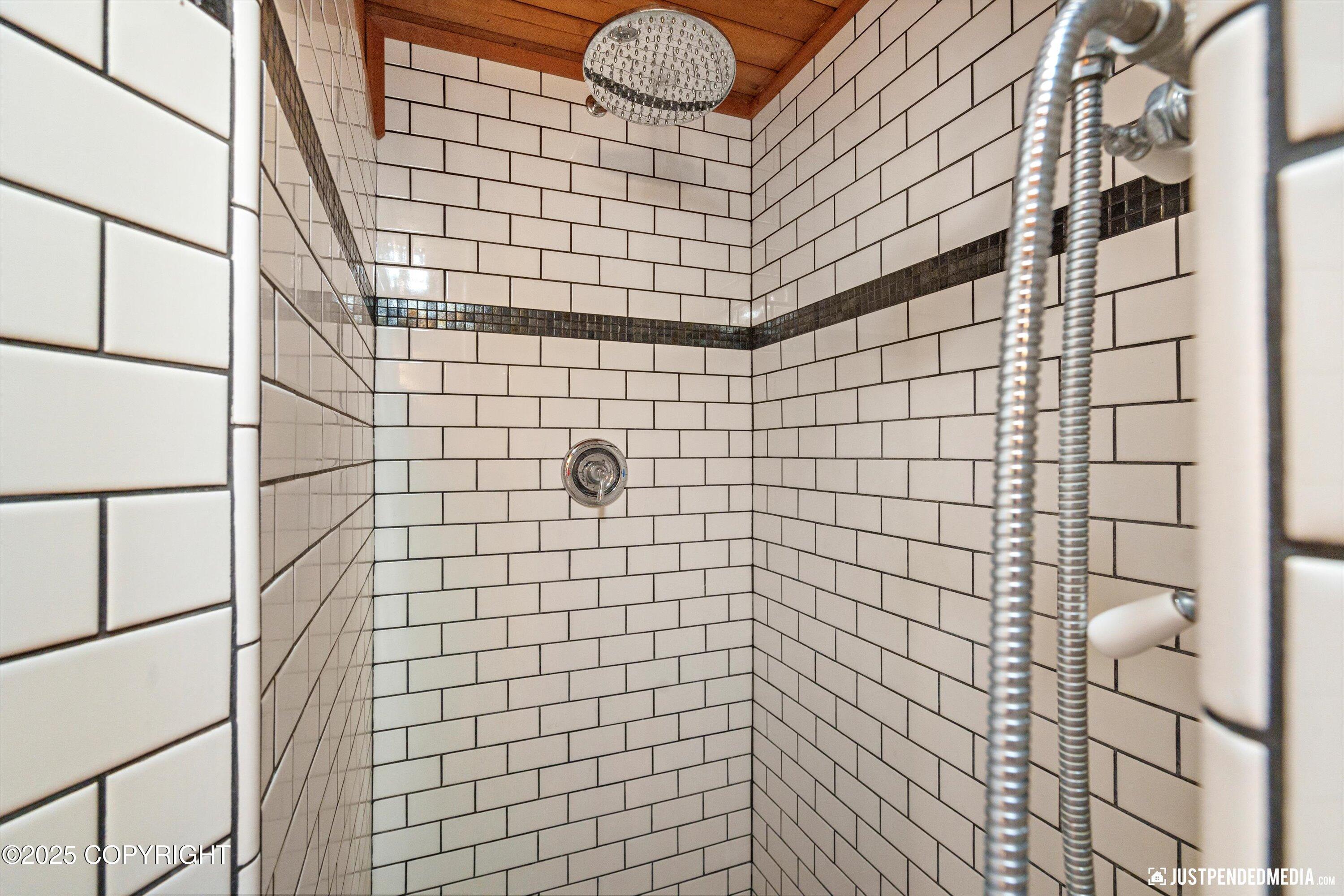 Eagle River, Alaska 99577, United States, 2 Bedrooms Bedrooms, ,1 BathroomBathrooms,Residential,Pending,186933