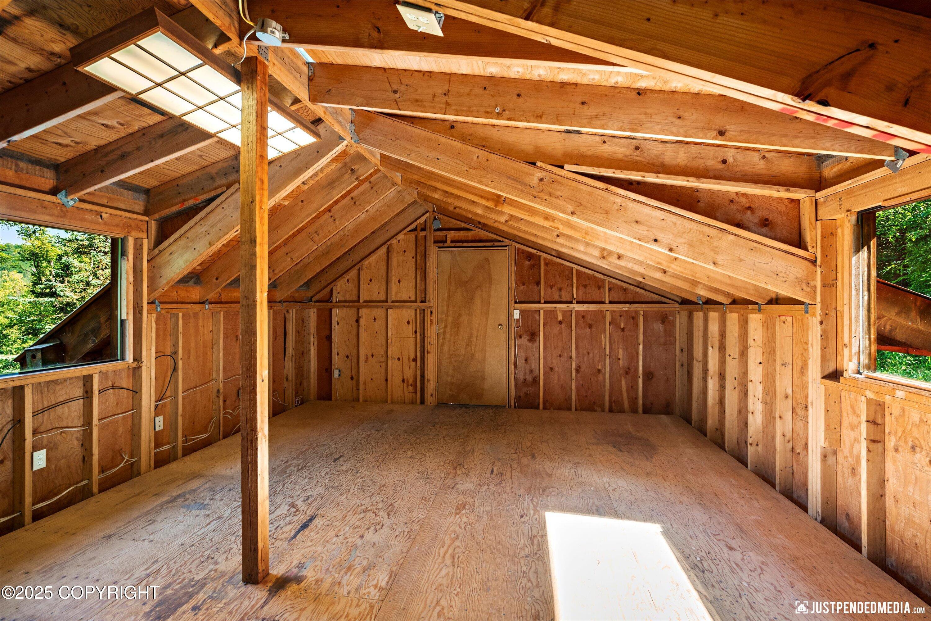 Eagle River, Alaska 99577, United States, 2 Bedrooms Bedrooms, ,1 BathroomBathrooms,Residential,Pending,186933