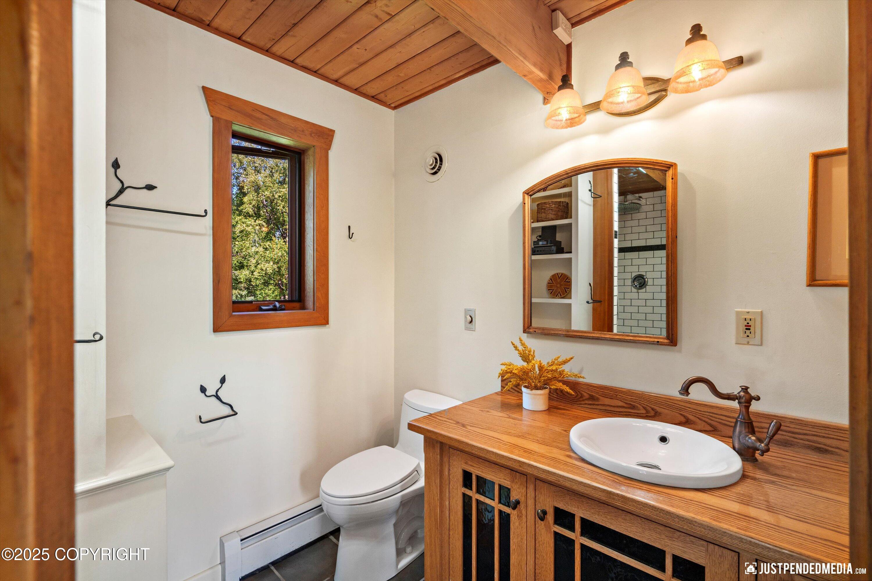 Eagle River, Alaska 99577, United States, 2 Bedrooms Bedrooms, ,1 BathroomBathrooms,Residential,Pending,186933