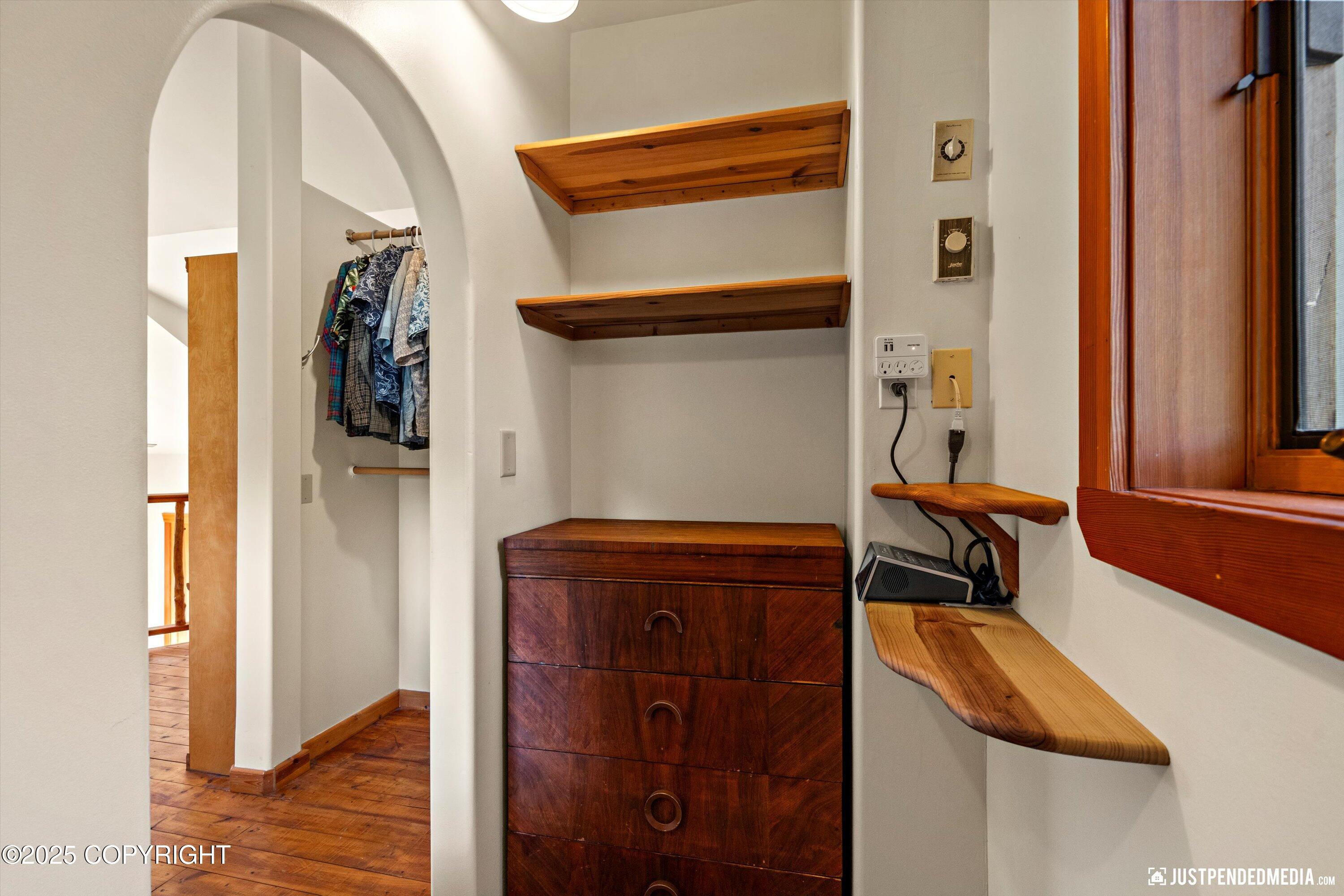 Eagle River, Alaska 99577, United States, 2 Bedrooms Bedrooms, ,1 BathroomBathrooms,Residential,Pending,186933