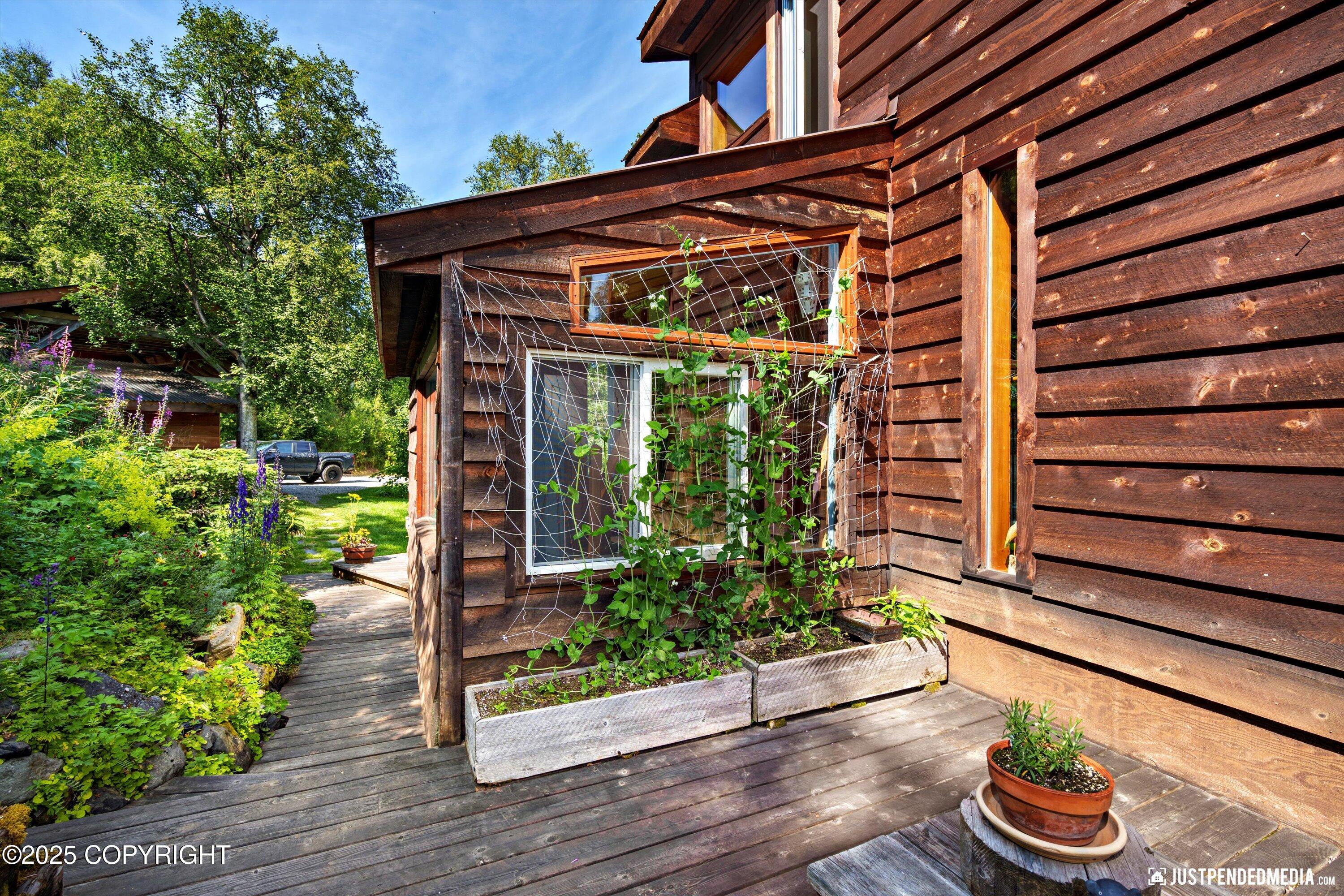 Eagle River, Alaska 99577, United States, 2 Bedrooms Bedrooms, ,1 BathroomBathrooms,Residential,Pending,186933