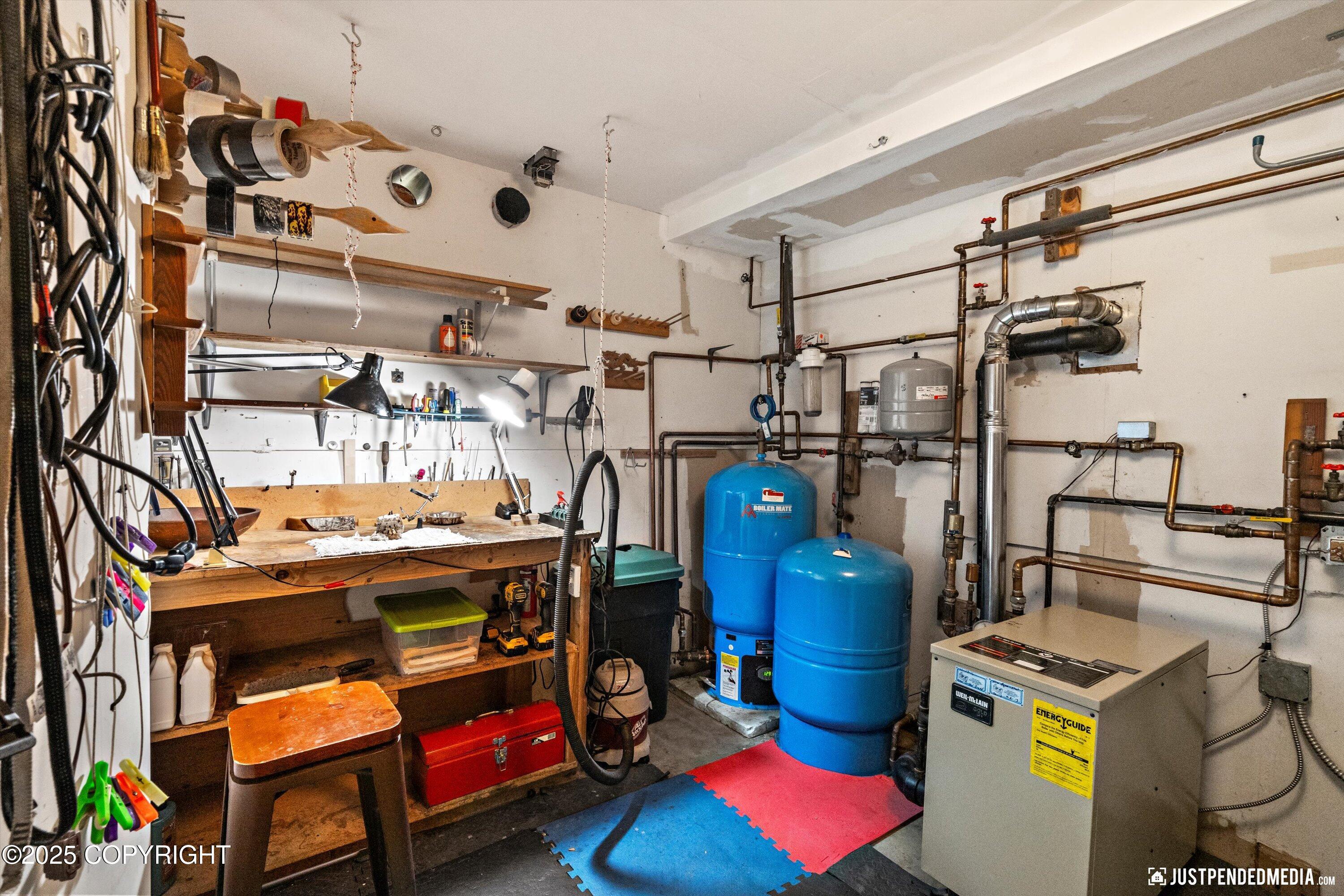 Eagle River, Alaska 99577, United States, 2 Bedrooms Bedrooms, ,1 BathroomBathrooms,Residential,Pending,186933