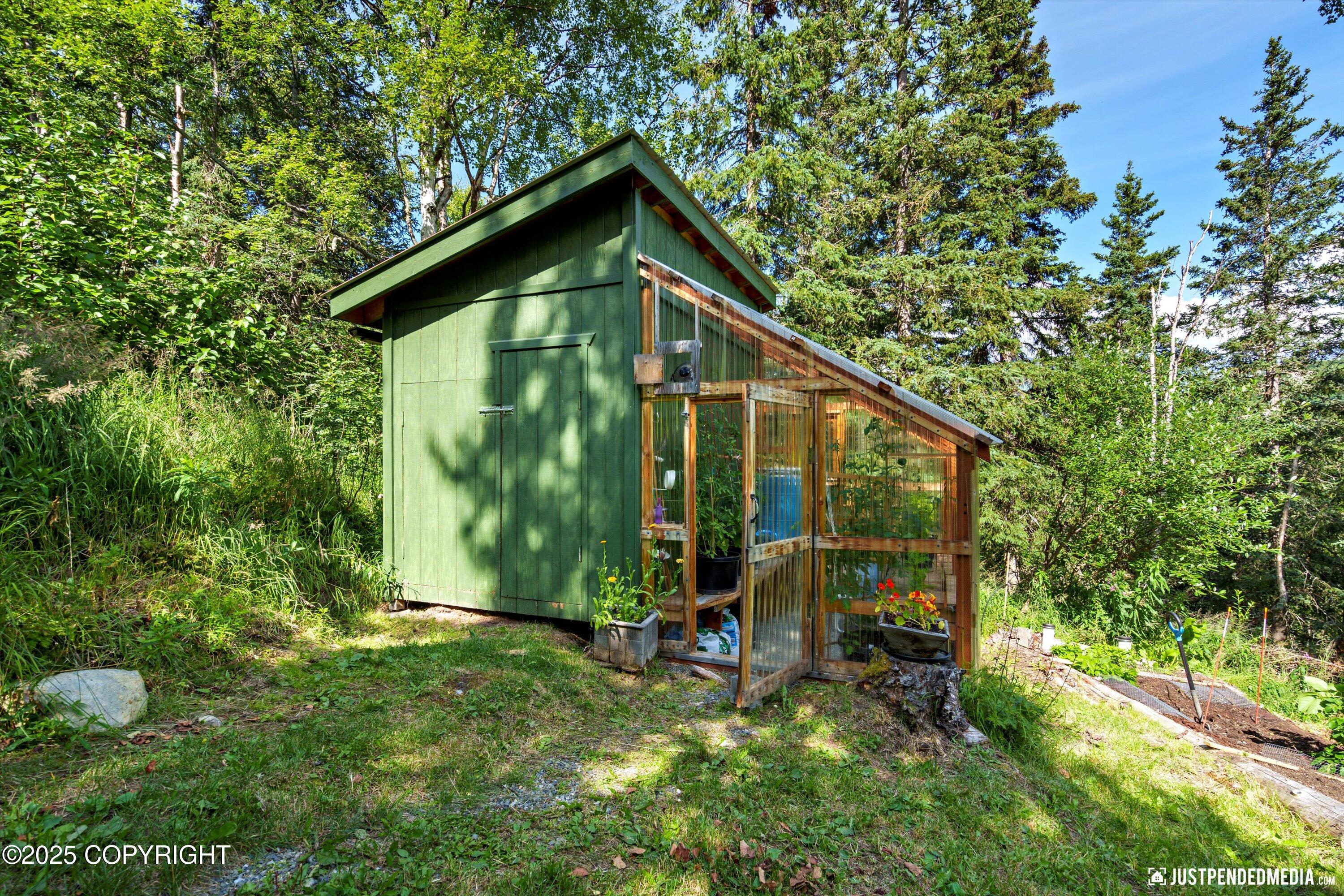 Eagle River, Alaska 99577, United States, 2 Bedrooms Bedrooms, ,1 BathroomBathrooms,Residential,Pending,186933