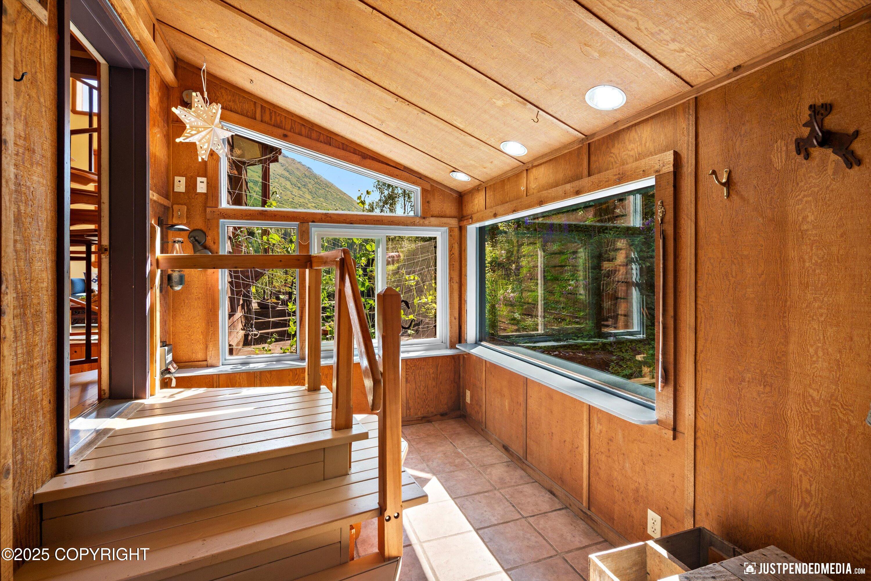 Eagle River, Alaska 99577, United States, 2 Bedrooms Bedrooms, ,1 BathroomBathrooms,Residential,Pending,186933