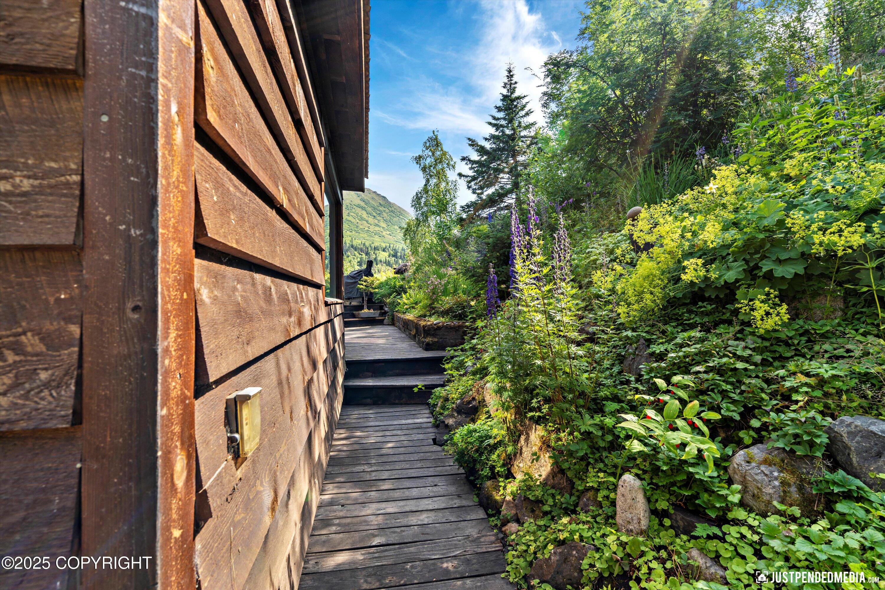 Eagle River, Alaska 99577, United States, 2 Bedrooms Bedrooms, ,1 BathroomBathrooms,Residential,Pending,186933