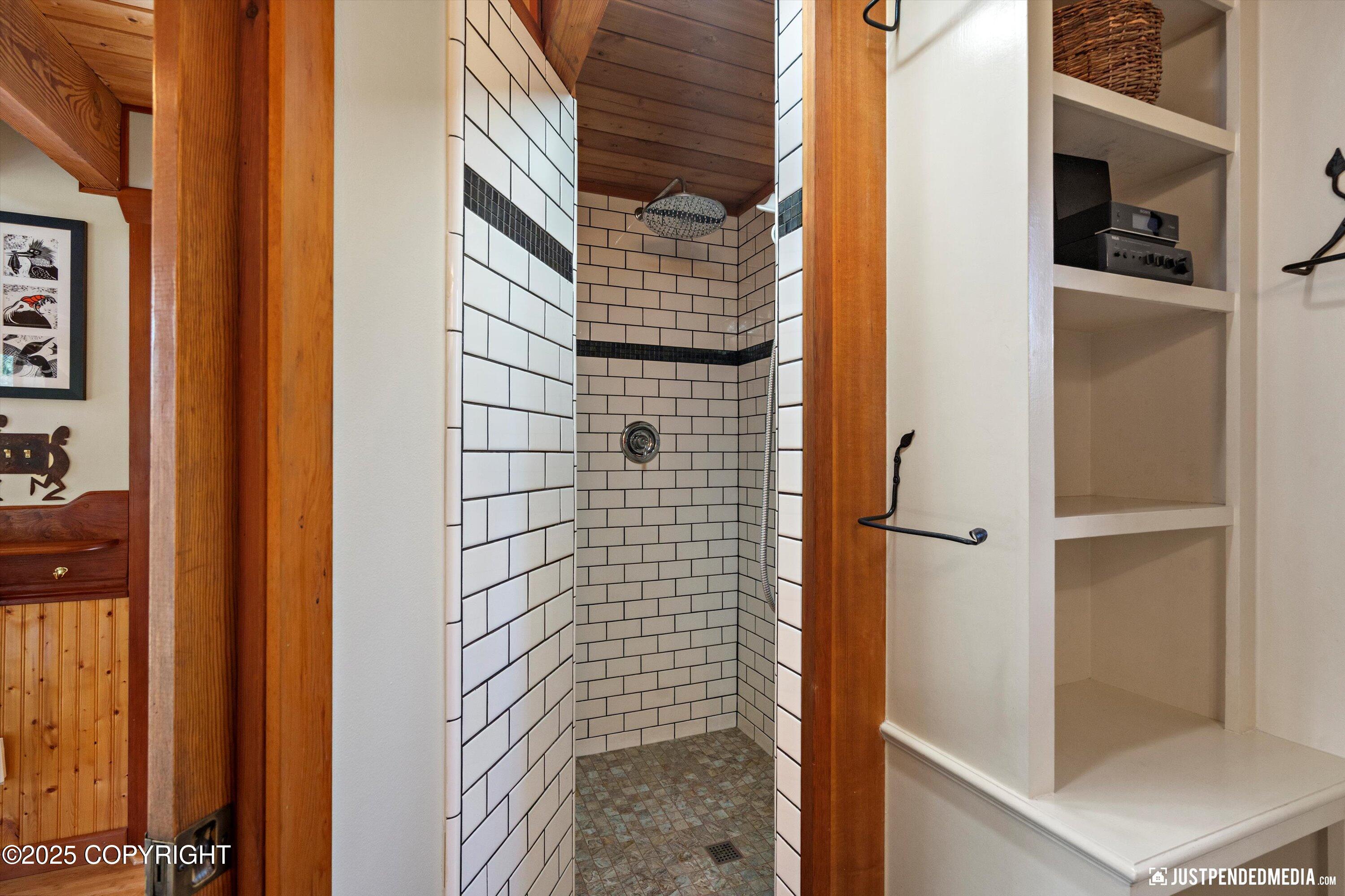 Eagle River, Alaska 99577, United States, 2 Bedrooms Bedrooms, ,1 BathroomBathrooms,Residential,Pending,186933