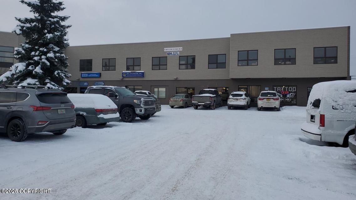 624 W International Airport Road