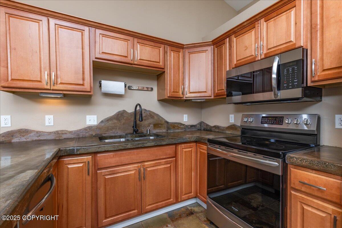 5656 Sapphire Loop, Anchorage, Alaska image 12