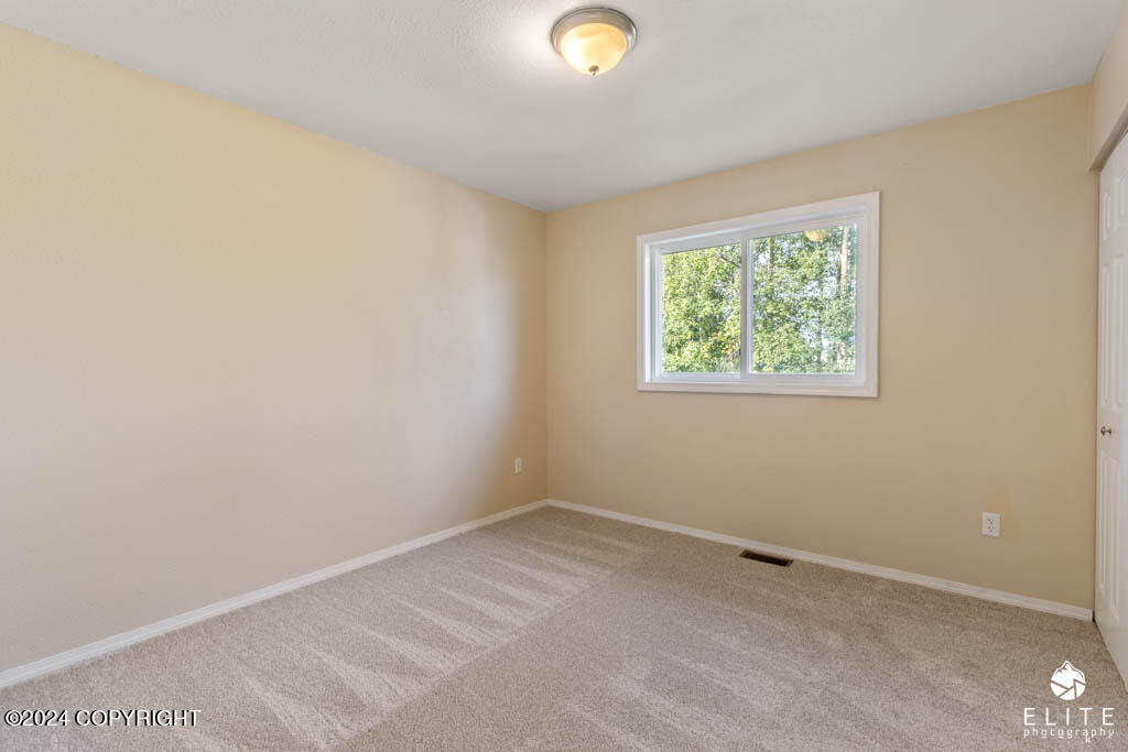 Palmer, Alaska 99645, United States, 4 Bedrooms Bedrooms, ,3 BathroomsBathrooms,Residential,Pending,45361