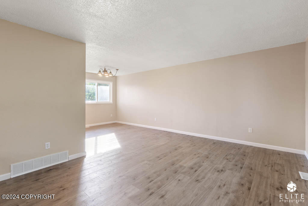 Palmer, Alaska 99645, United States, 4 Bedrooms Bedrooms, ,3 BathroomsBathrooms,Residential,Pending,45361