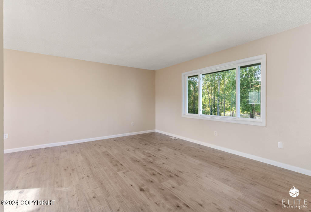 Palmer, Alaska 99645, United States, 4 Bedrooms Bedrooms, ,3 BathroomsBathrooms,Residential,Pending,45361