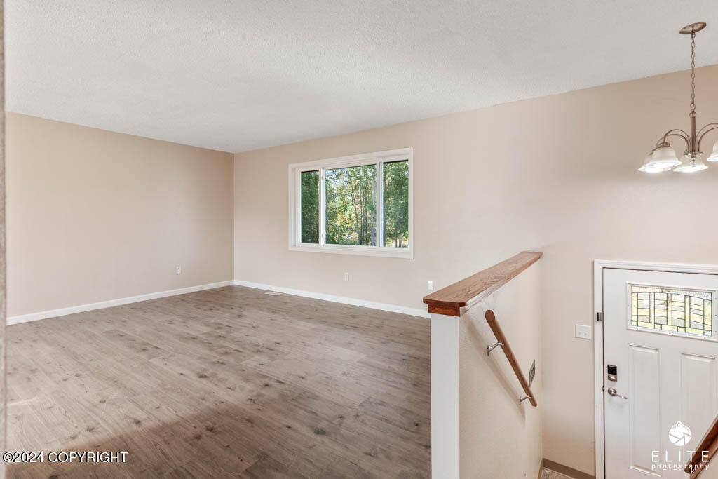 Palmer, Alaska 99645, United States, 4 Bedrooms Bedrooms, ,3 BathroomsBathrooms,Residential,Pending,45361