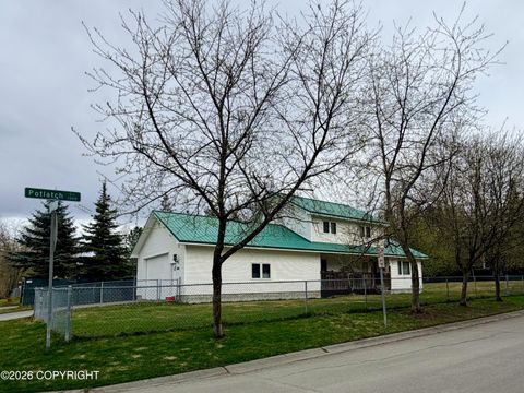 Photo of 1012 W 20th Avenue, Anchorage, AK 99503 (MLS # 26-5859)