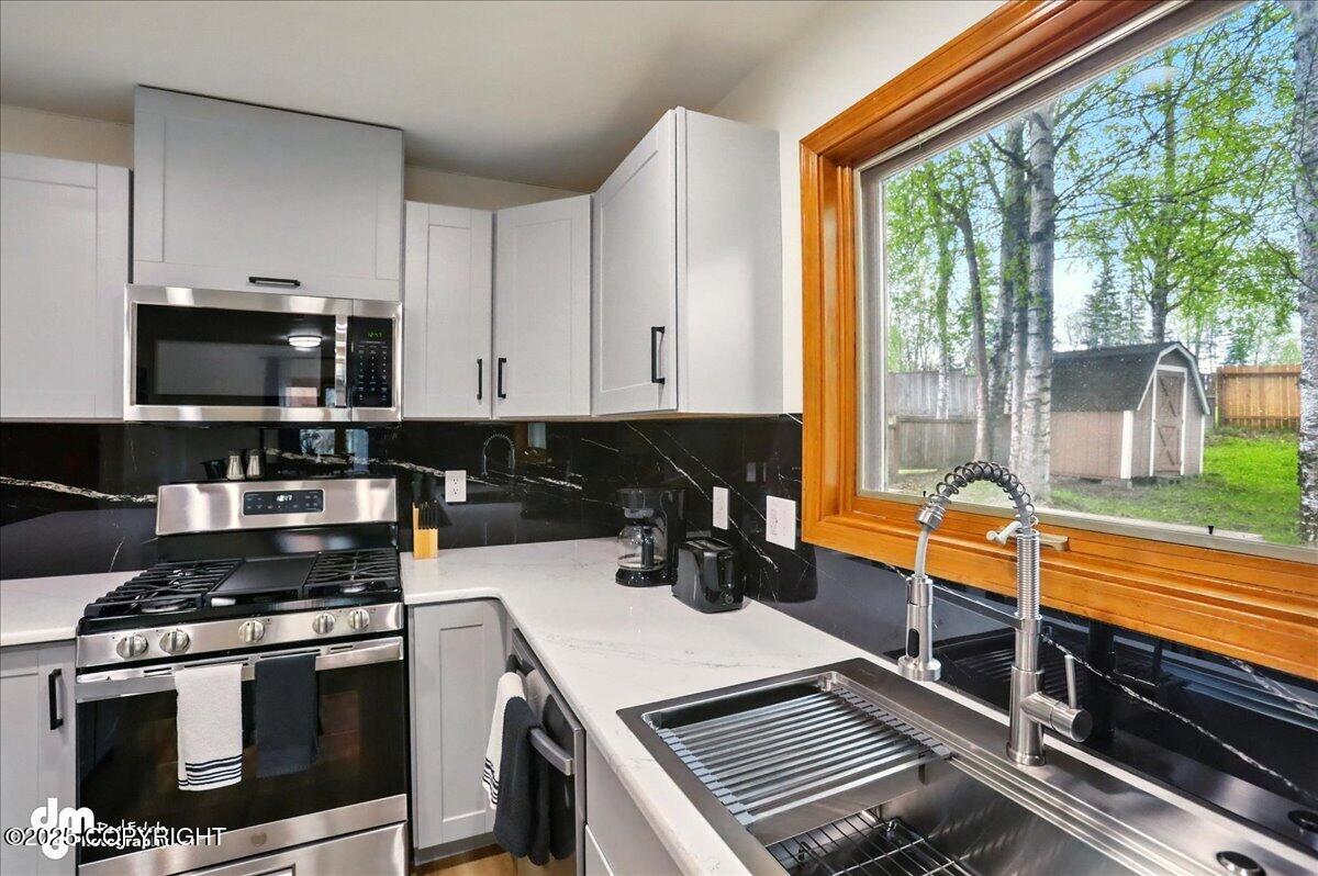 4320 Seeley Circle, Anchorage, Alaska image 12