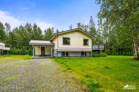Homes For Sale - 1051 N Old Trunk Road<br/> Palmer, AK 99645