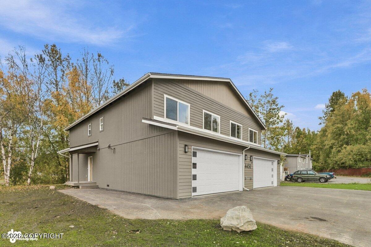 4450 View Circle