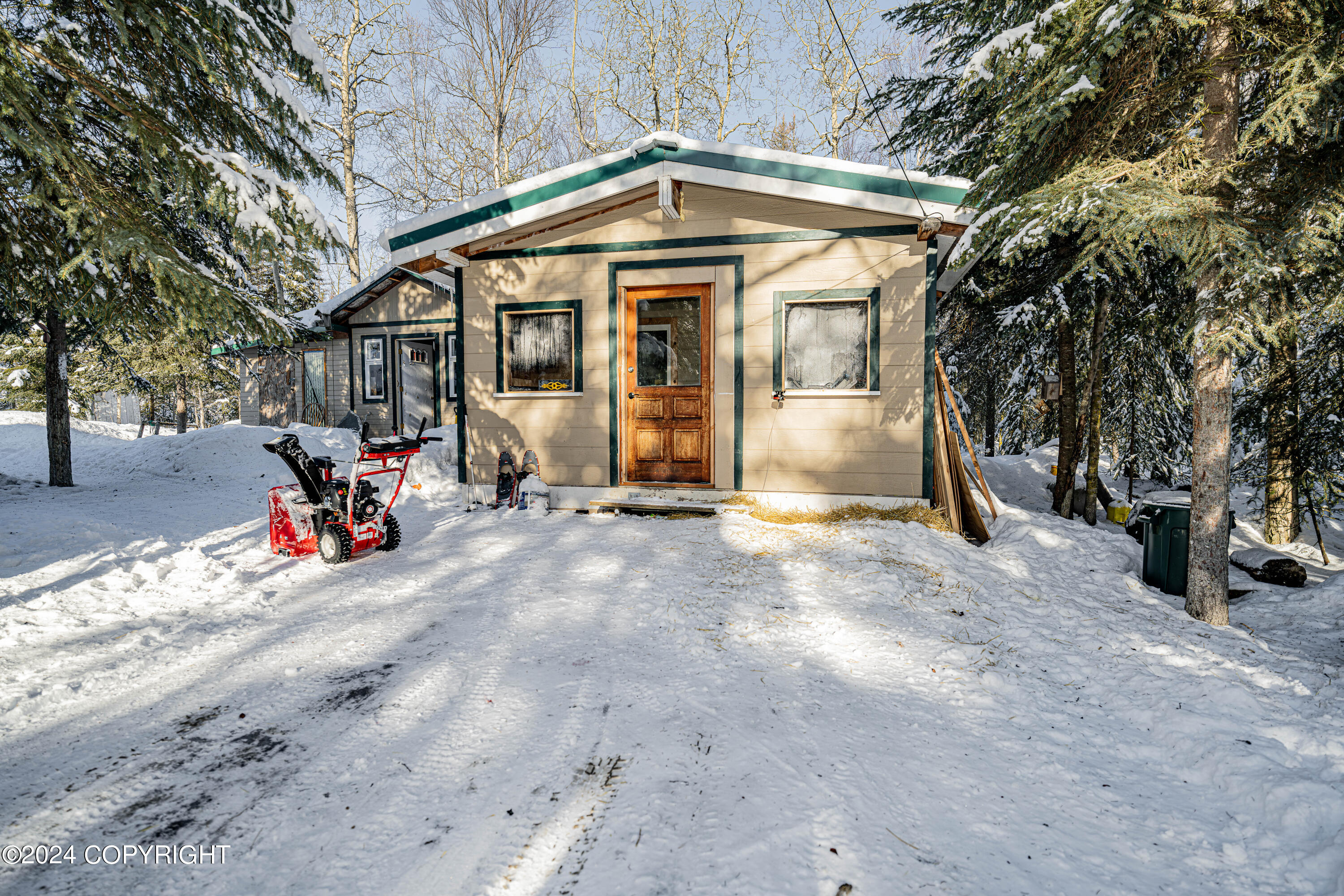 Cooper Landing, Alaska 99572, United States, 6 Bedrooms Bedrooms, ,5 BathroomsBathrooms,Residential,Active,63853