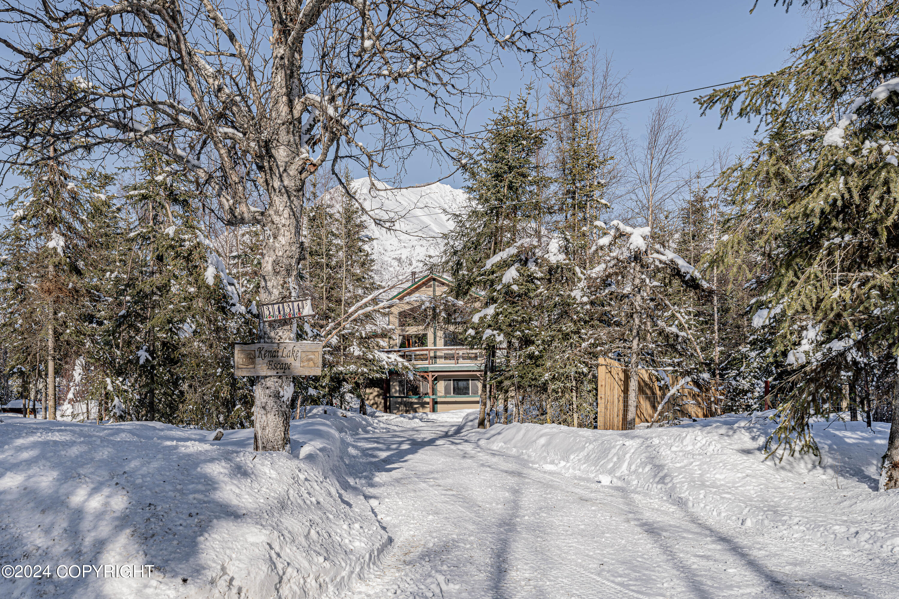 Cooper Landing, Alaska 99572, United States, 6 Bedrooms Bedrooms, ,5 BathroomsBathrooms,Residential,Active,63853