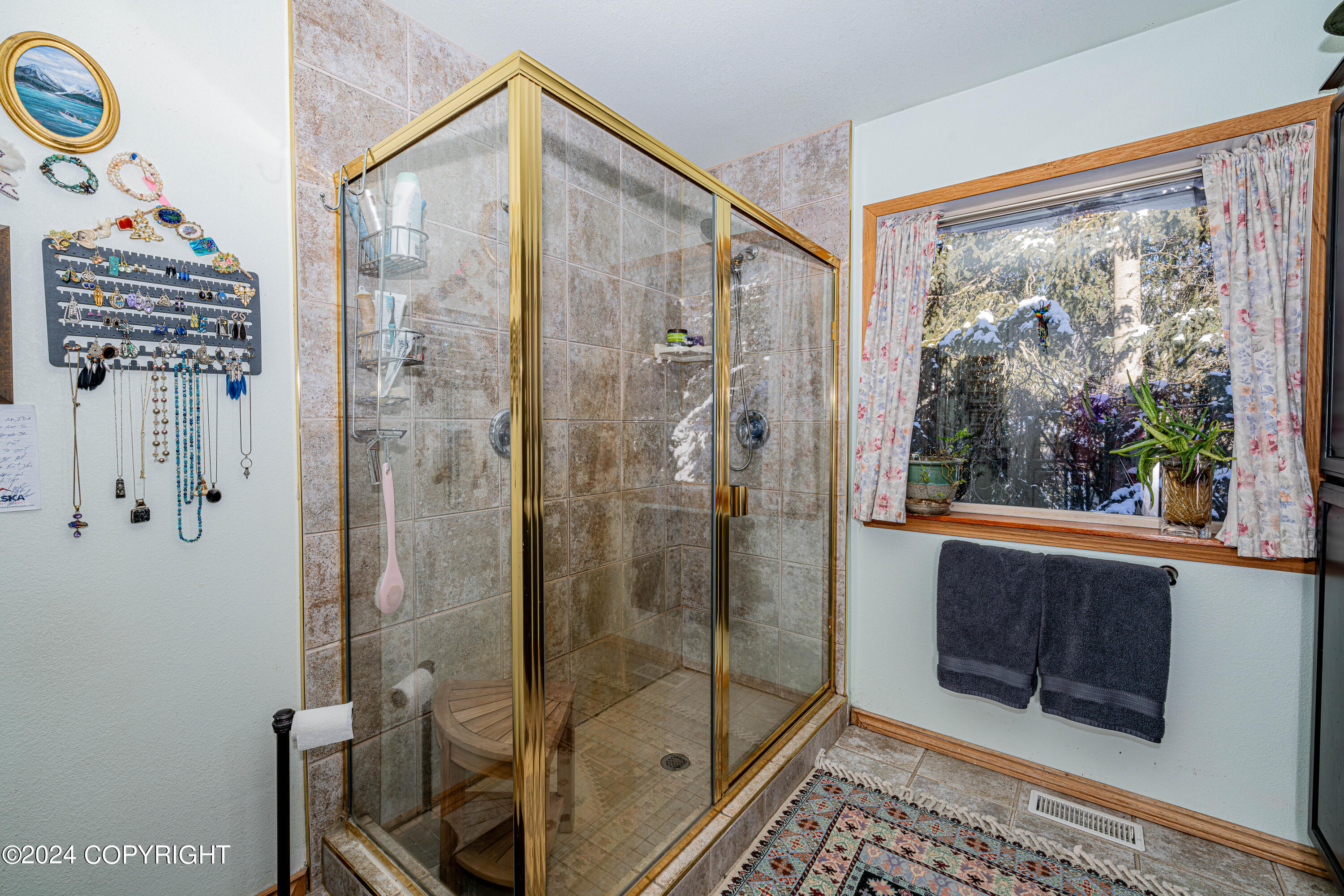 Cooper Landing, Alaska 99572, United States, 6 Bedrooms Bedrooms, ,5 BathroomsBathrooms,Residential,Active,63853