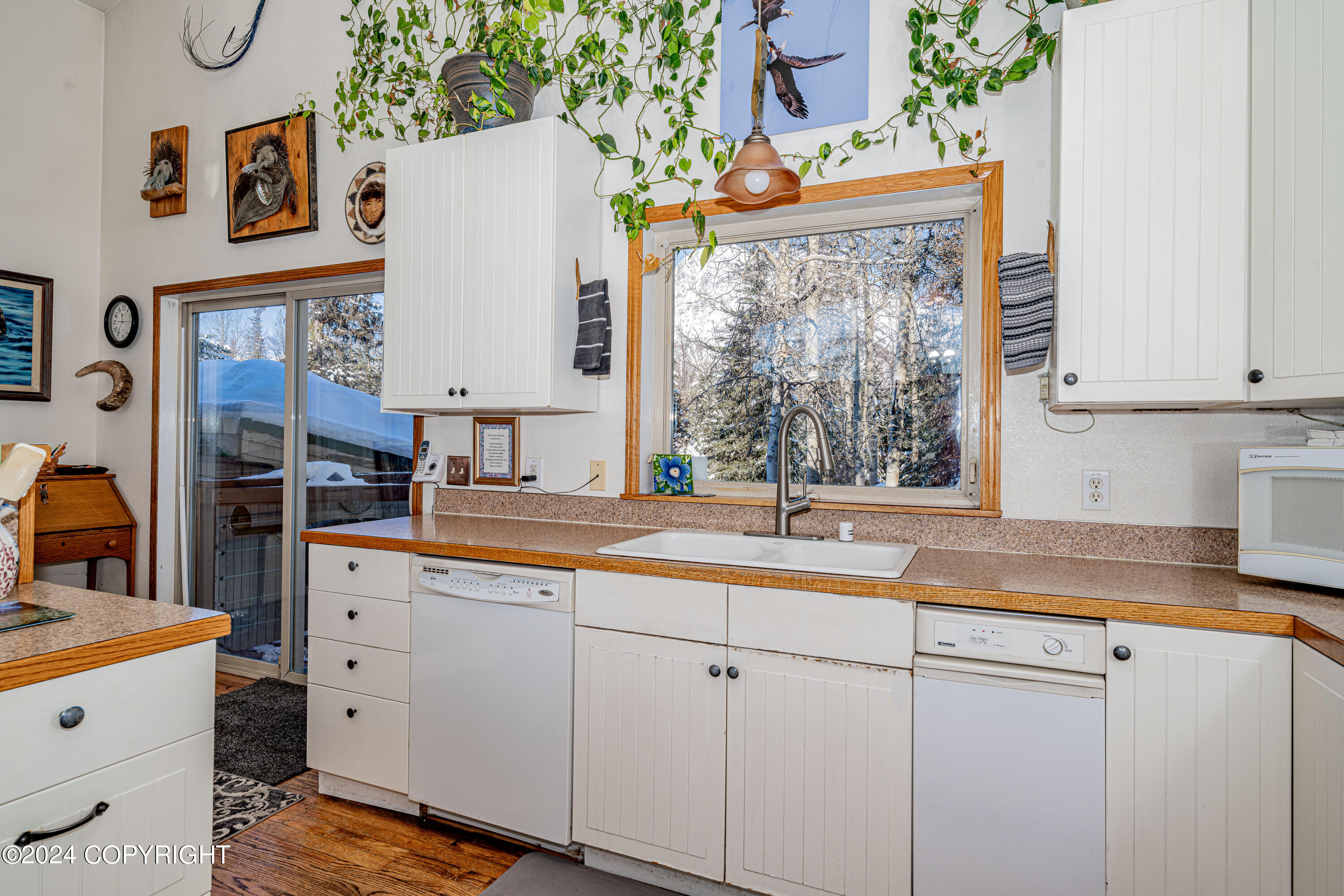 Cooper Landing, Alaska 99572, United States, 6 Bedrooms Bedrooms, ,5 BathroomsBathrooms,Residential,Active,63853