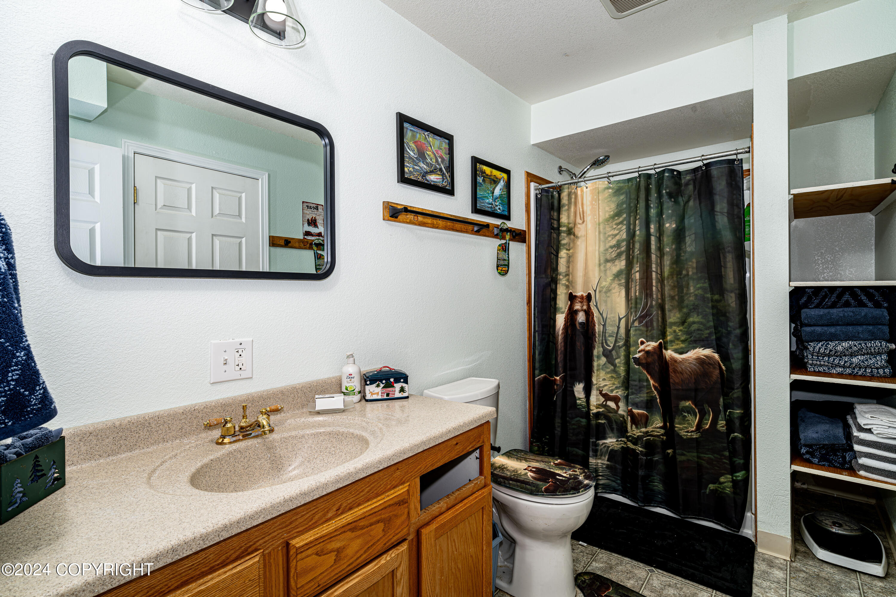 Cooper Landing, Alaska 99572, United States, 6 Bedrooms Bedrooms, ,5 BathroomsBathrooms,Residential,Active,63853