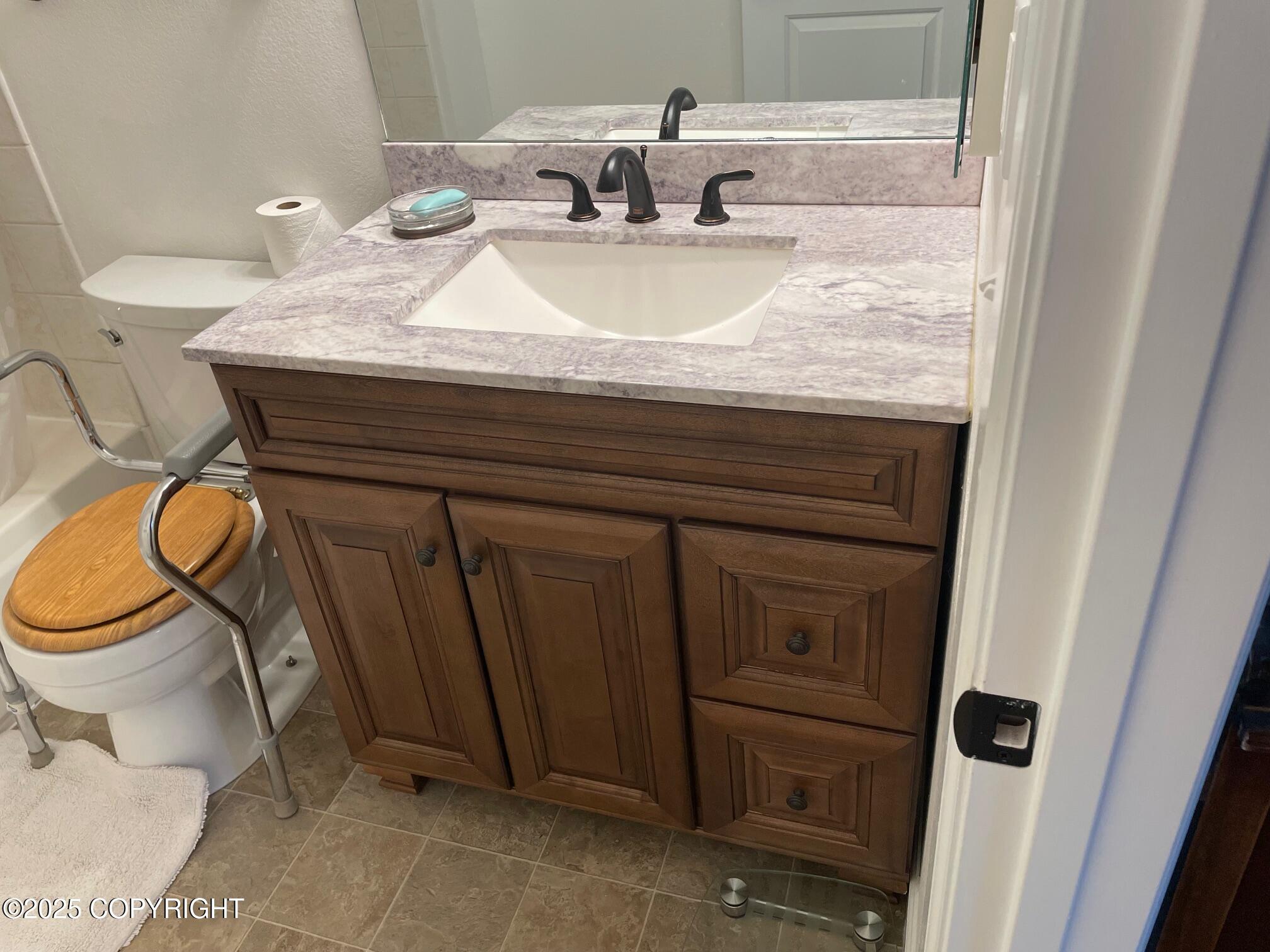7700 E 32 Avenue, Anchorage, Alaska image 16