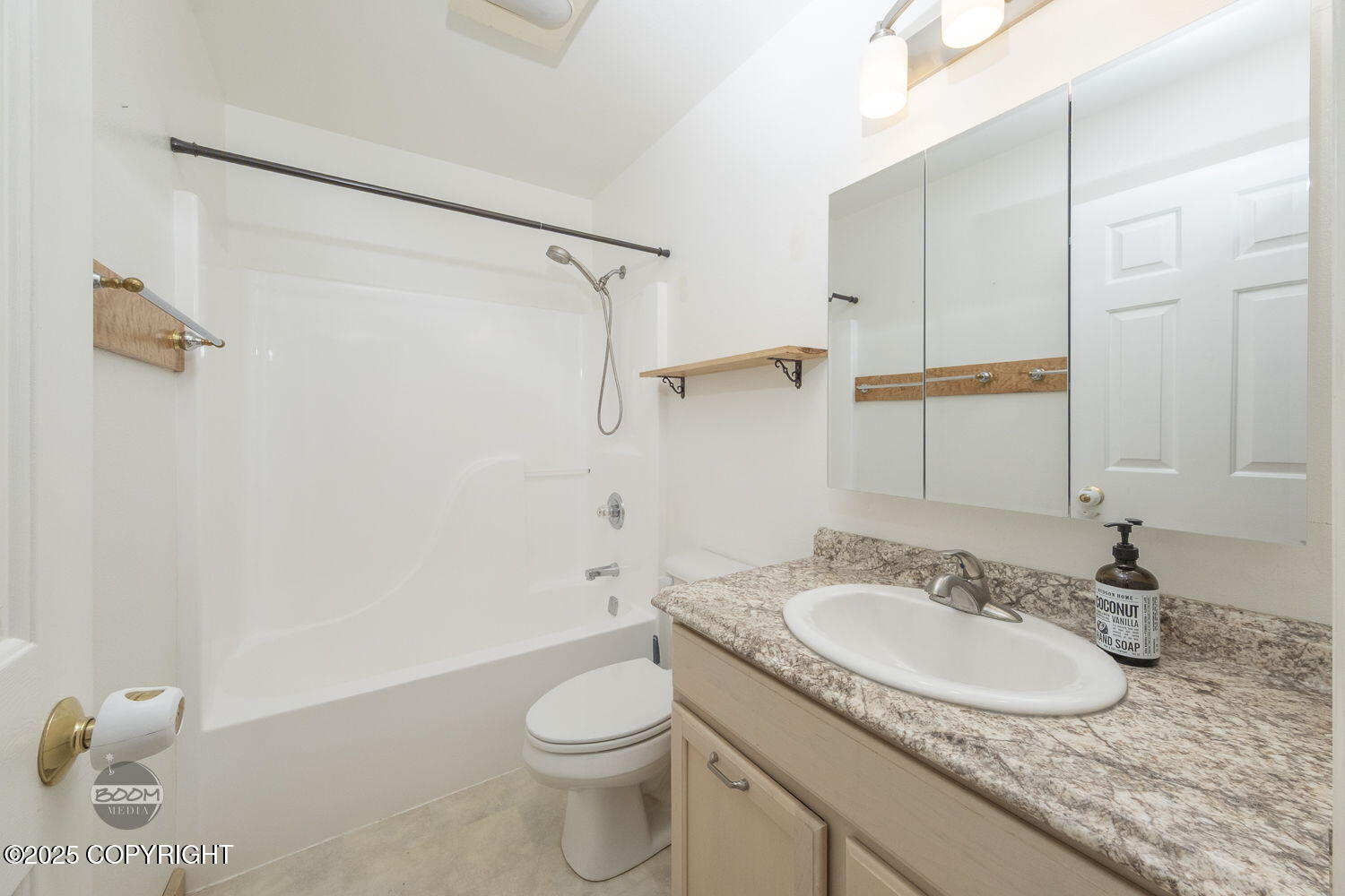 7300 Waterfall Drive, Eagle River, Alaska image 20